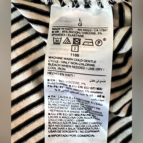 Old Navy Luxe Sleeveless Top - Picture 8 of 8